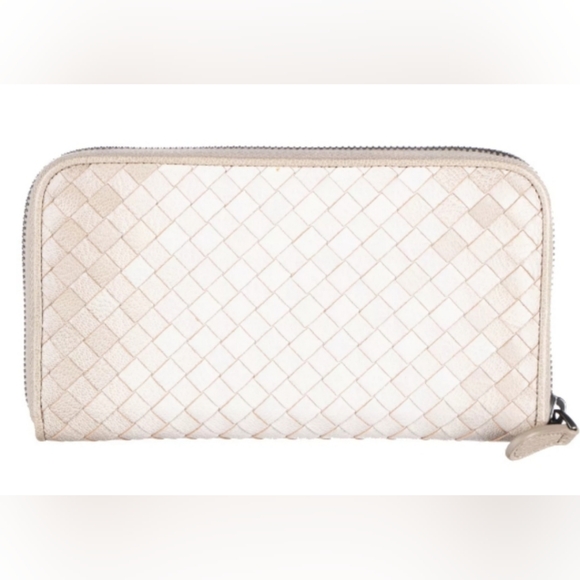 Bottega Veneta Intrecciato Nappa Wallet LIKE NEW. Christmas SALE!! - Picture 2 of 7